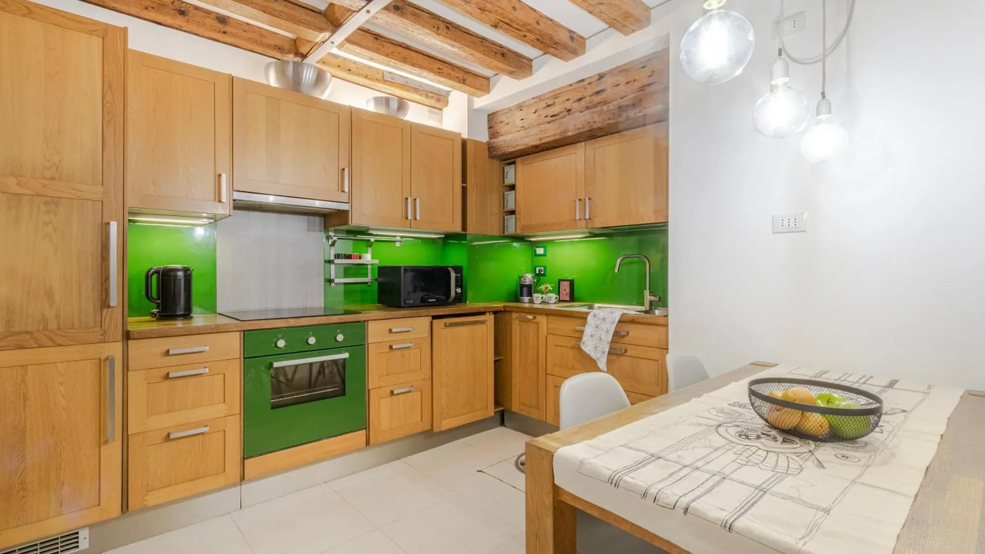 Accessible Groundfloor Near Station - Ca Rezzonico Apartment Venice