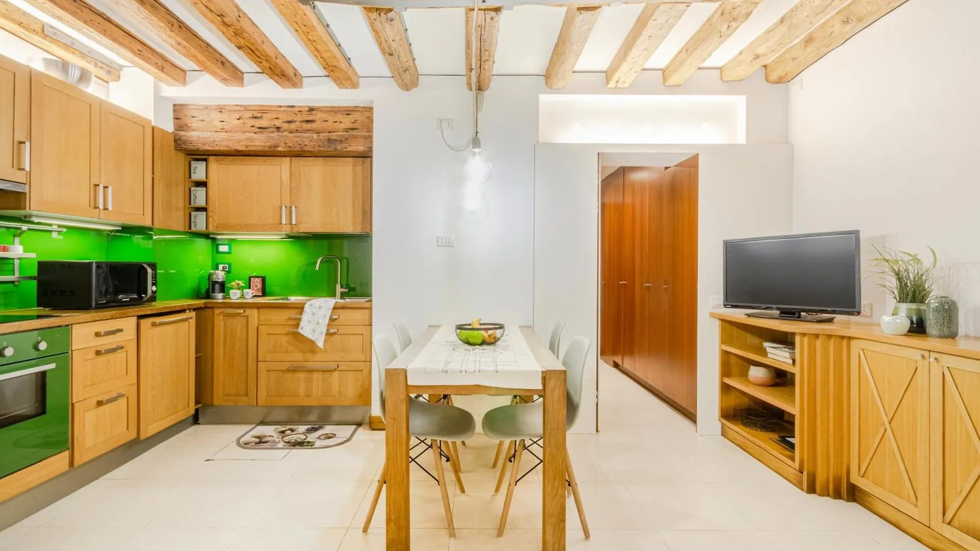 Accessible Groundfloor Near Station - Ca Rezzonico Apartment Venice
