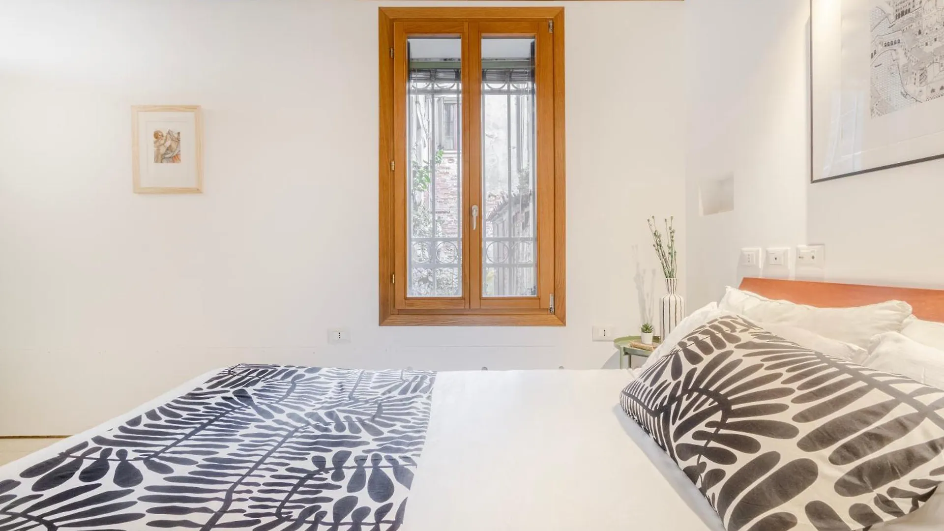 Accessible Groundfloor Near Station - Ca Rezzonico Apartment Venice Italy