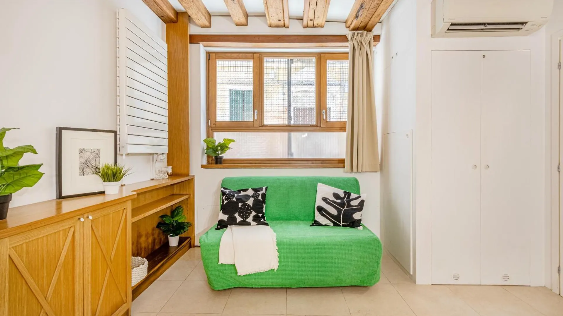 Accessible Groundfloor Near Station - Ca Rezzonico Apartment Venice Italy